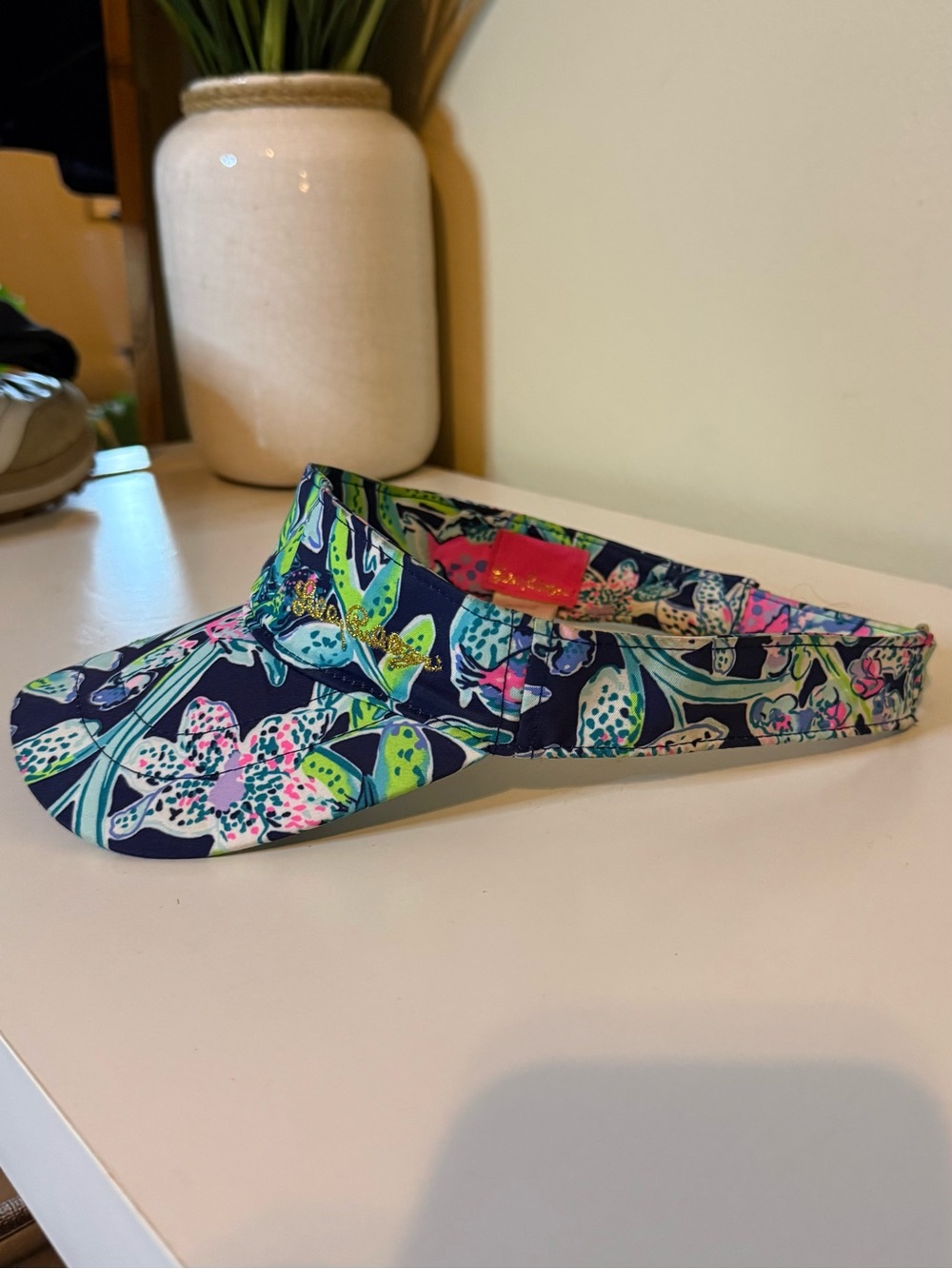 Lilly Pulitzer Match in the Shade Visor Hat Navy Pink Pineapple Paradise Floral